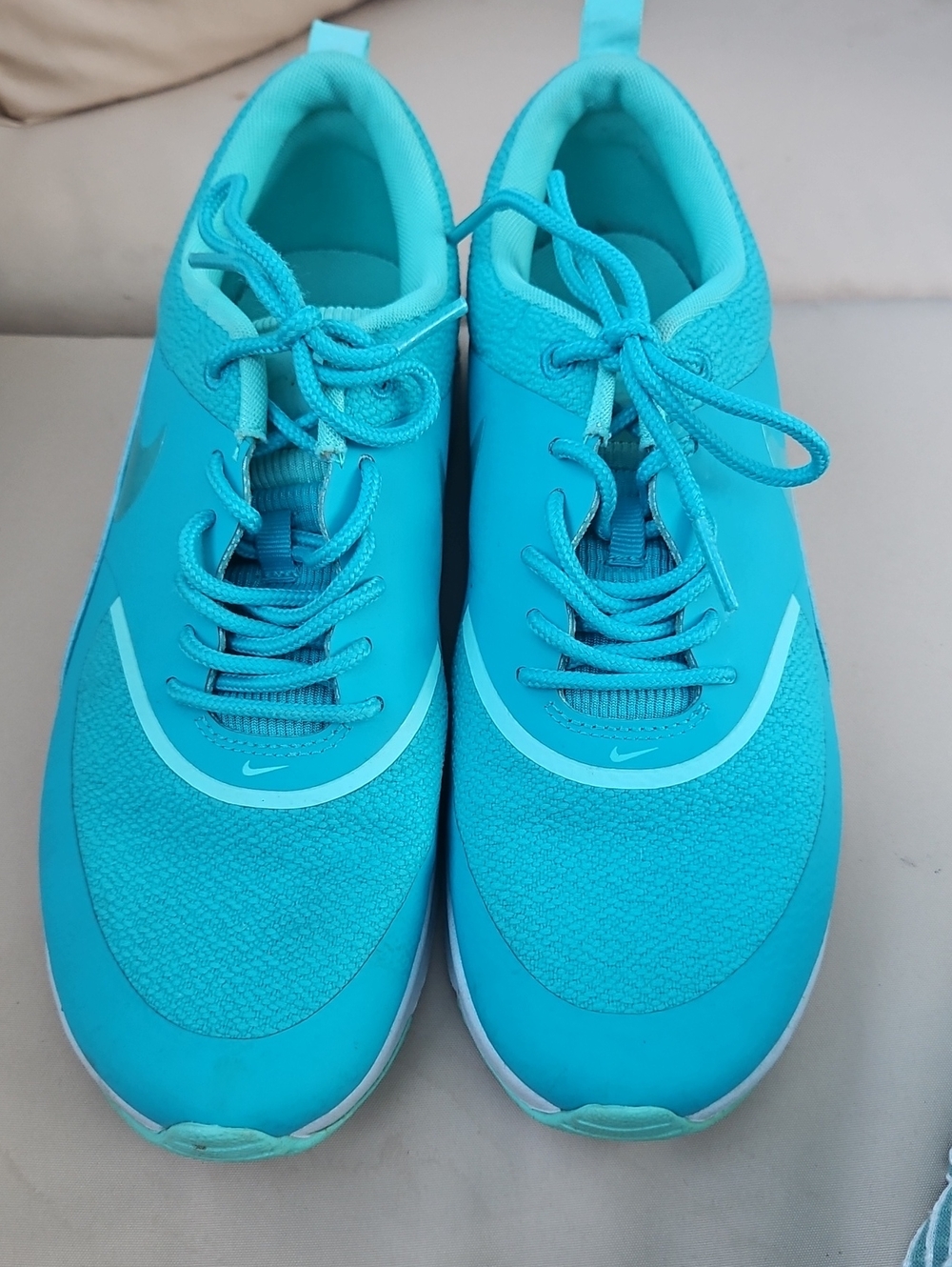 Nike Women’s Teal/Turquoise Lightweight Athletic Sneakers
